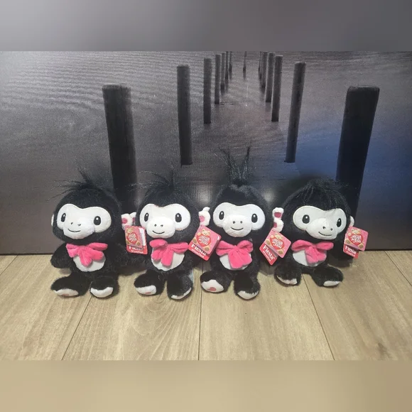 Fiesta Martin The Gorilla Adorable Black and Pink Plush Toy Set 4 - Picture 8 of 10